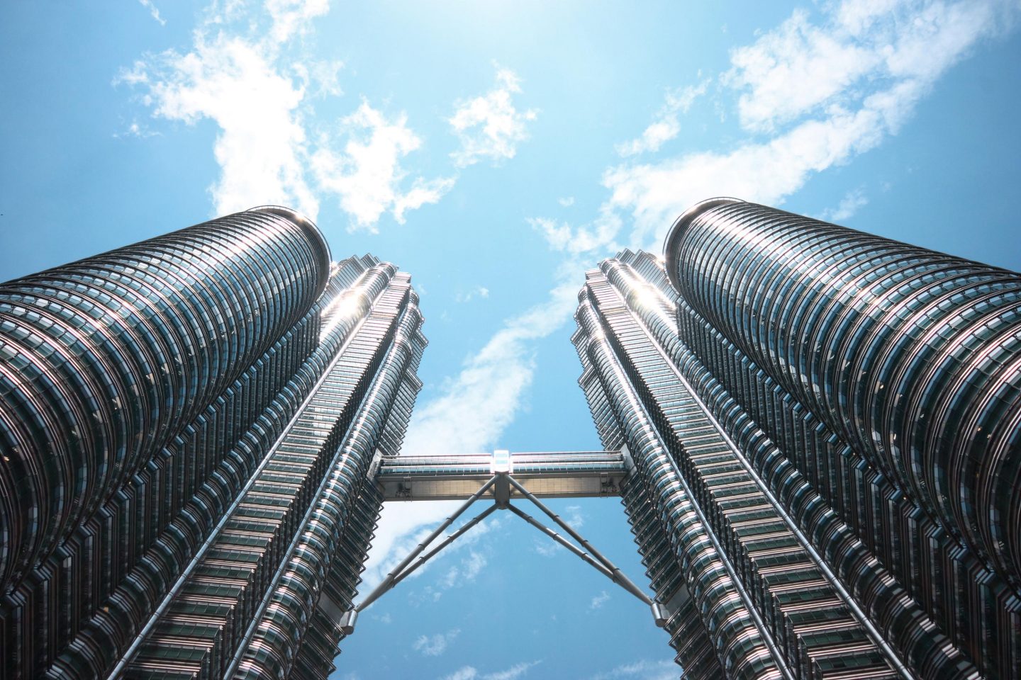 Lufthansa Destination: Malaysia, Kuala Lumpur - Petronas Twin Towers