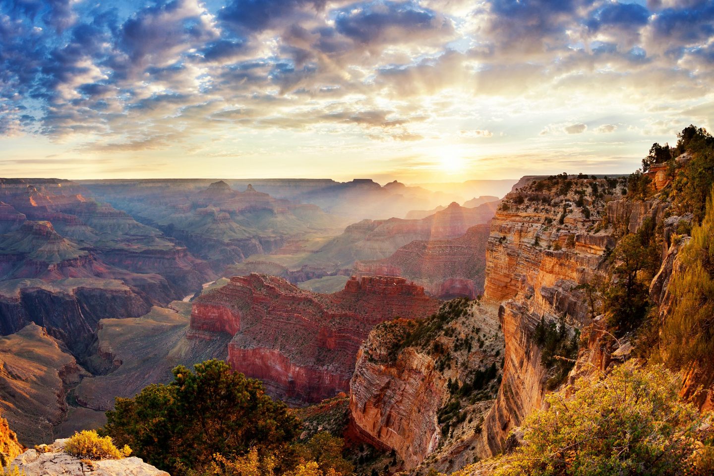 USA, Arizona, Phoenix: Grand Canyon Nationalpark bei Sonnenaufgang. // USA, Arizona, Phoenix: Grand Canyon National Park at sunrise.