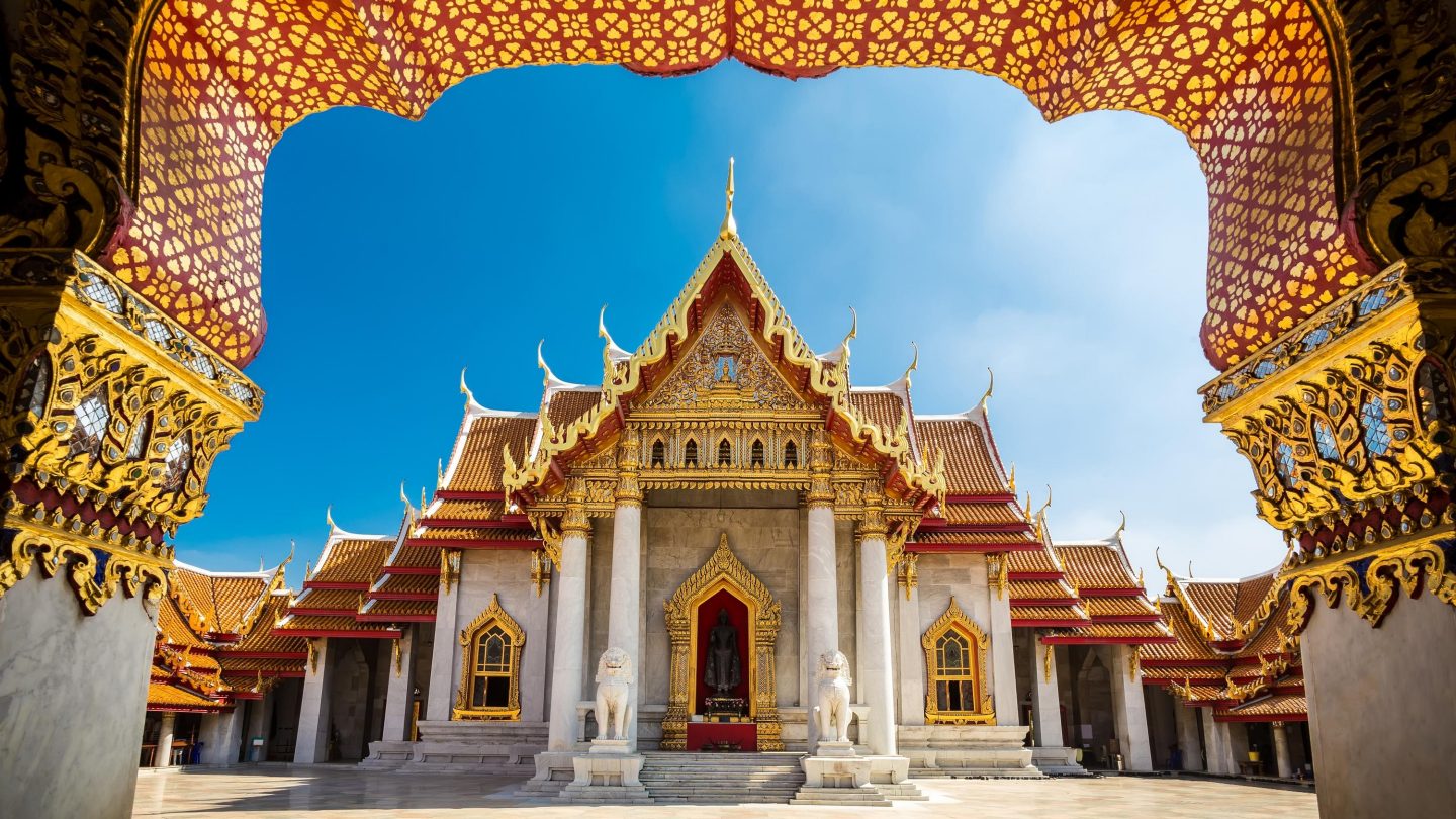 Golden Bangkok temple.