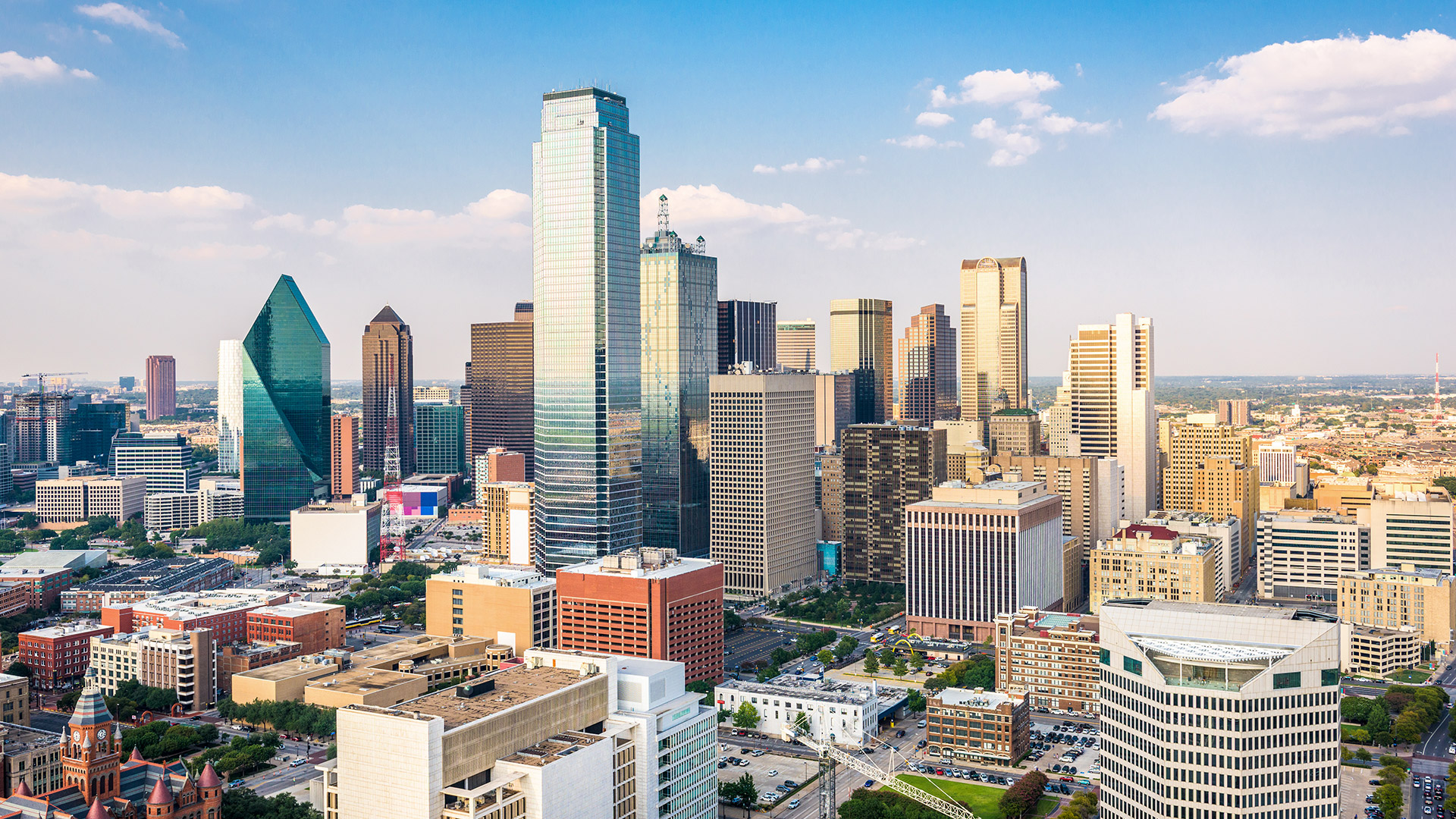 Explore Dallas: Barbecue, Reunion Tower, Deep Ellum & More | Lufthansa
